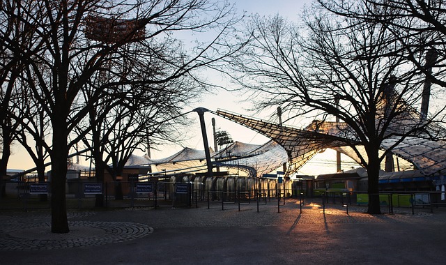 爱游戏：[网球]布云朝克特负于德米纳尔.